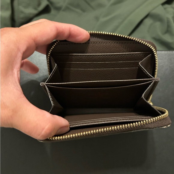 Louie Vuitton Zippy Coin Purse - Picture 5 of 7